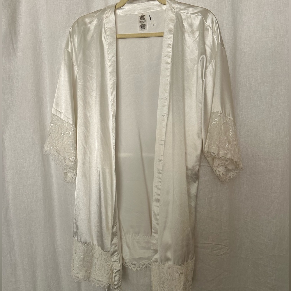 White Lace Trim Robe